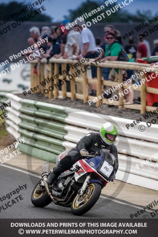 Vintage motorcycle club;eventdigitalimages;mallory park;mallory park trackday photographs;no limits trackdays;peter wileman photography;trackday digital images;trackday photos;vmcc festival 1000 bikes photographs